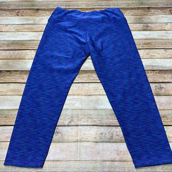 90 Degrees by Reflex Space Dye Reversible Capri Leggings - Picture 6 of 8